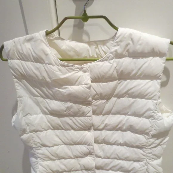 Vest - Picture 2 of 4